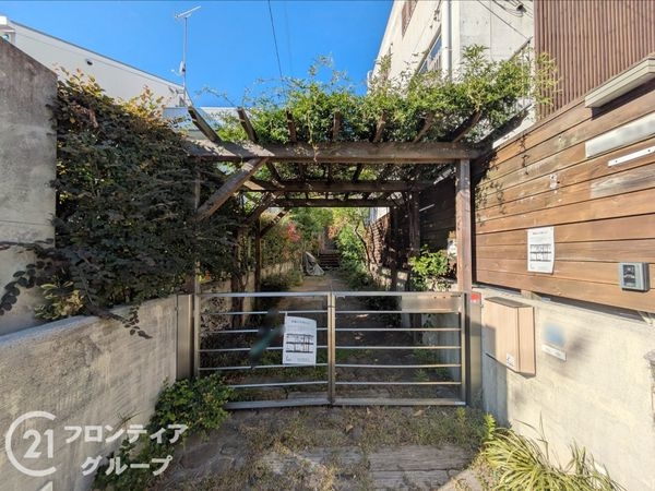 神戸市東灘区岡本４丁目の中古一戸建て