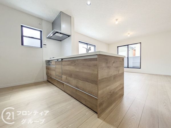 神戸市長田区神楽町３丁目　新築一戸建て　B号棟