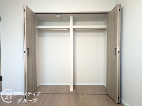 ＲＩＣウエストコート４番街５２４号棟　中古マンション
