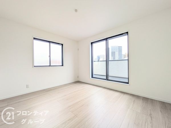 神戸市兵庫区東出町３丁目　新築一戸建て　B号棟