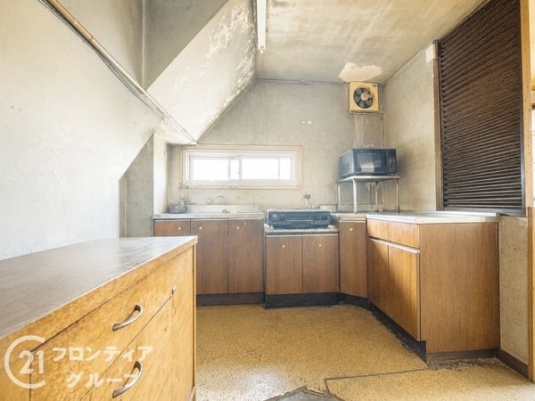 神戸市中央区東川崎町７丁目　中古一戸建て