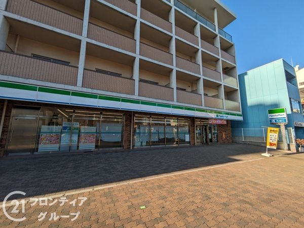 アーバンヒルズ上沢　中古マンション(ファミリーマート神戸上沢駅前店)
