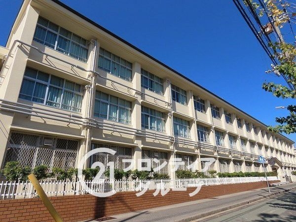 グランパレ神戸ハーバーウエスト　中古マンション(神戸市立兵庫中学校)