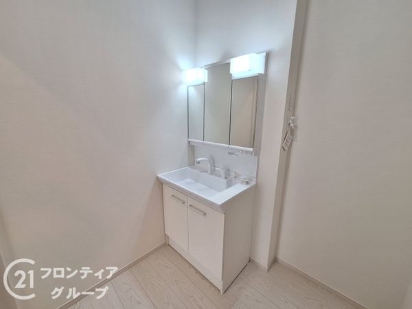 神戸市中央区野崎通６丁目　新築一戸建て　１期　２号棟