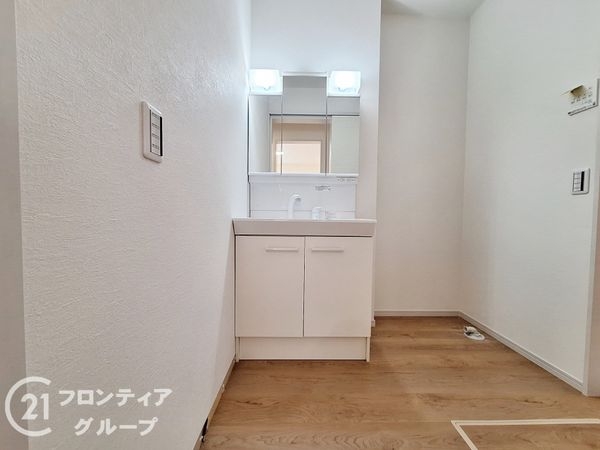 神戸市中央区野崎通６丁目　新築一戸建て　１期　３号棟