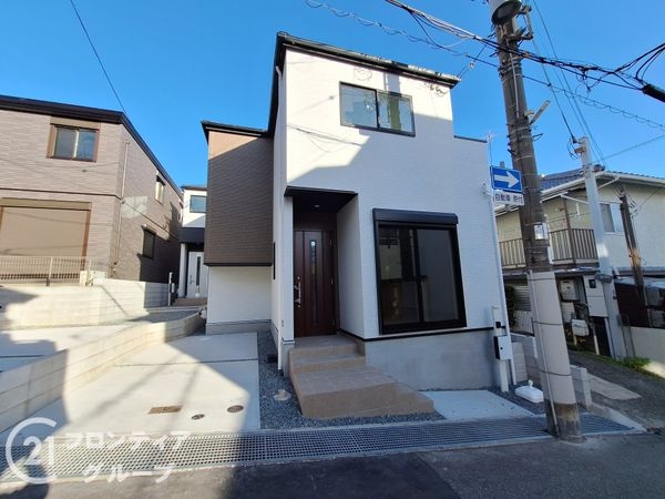 神戸市中央区野崎通６丁目　新築一戸建て　１期　３号棟