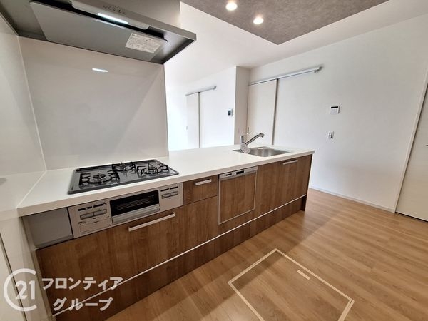 神戸市中央区野崎通６丁目　新築一戸建て　１期　３号棟