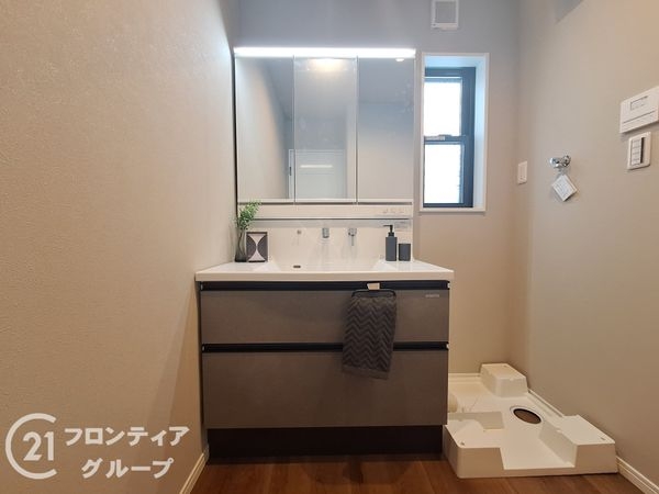 神戸市東灘区北青木３丁目　新築一戸建て