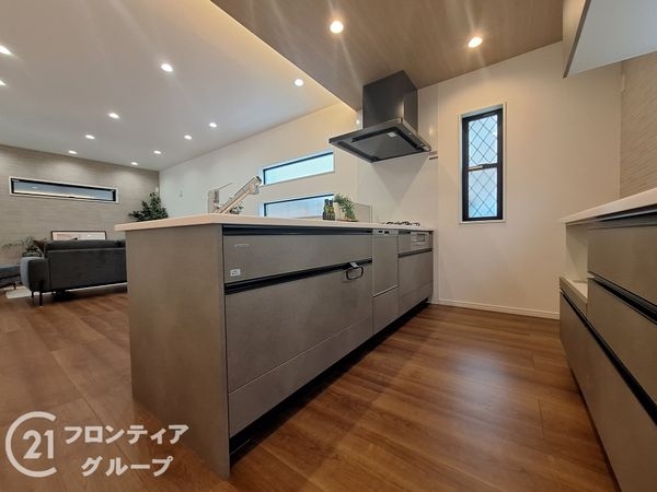神戸市東灘区北青木３丁目　新築一戸建て