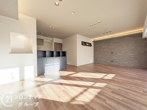 ＲＩＣウエストコート４番街西棟２番館　中古マンション