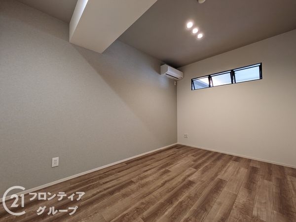 ＲＩＣウエストコート４番街西棟２番館　中古マンション