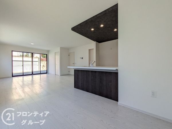 神戸市東灘区鴨子ヶ原３丁目　新築一戸建て　１期　２号棟