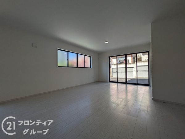 神戸市東灘区鴨子ヶ原３丁目　新築一戸建て　１期　２号棟
