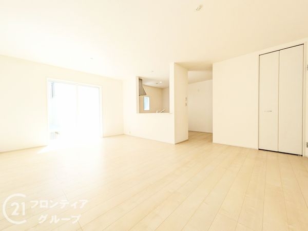 神戸市中央区熊内町８丁目　新築一戸建て　１号棟