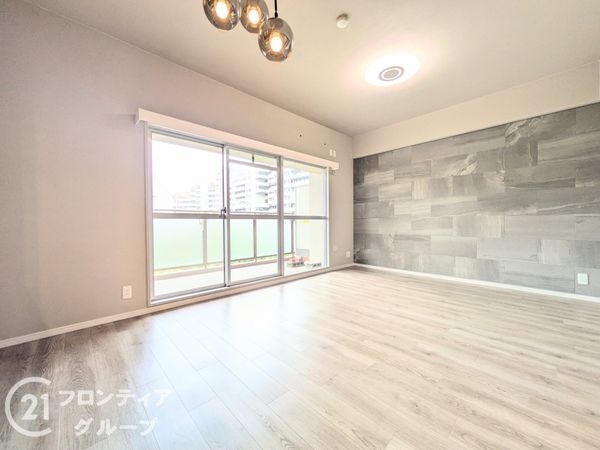 RICウエストコート4番街北棟3番館　中古マンション