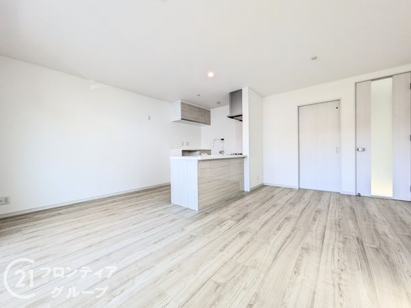 神戸市長田区松野通3丁目 新築一戸建て 3号棟(リビング)