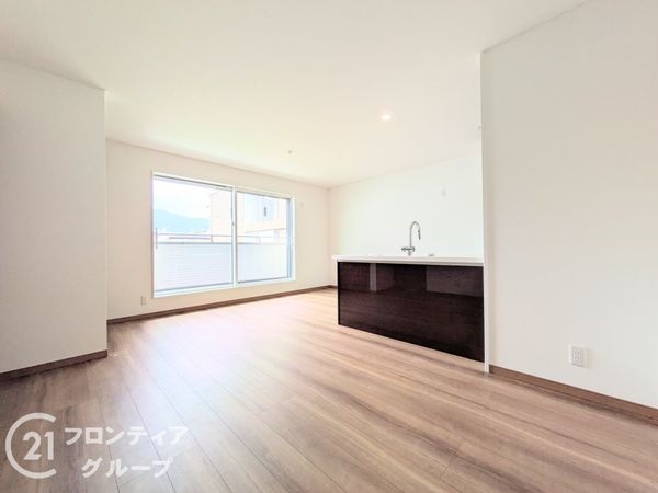 神戸市長田区松野通３丁目　新築一戸建て　２号棟