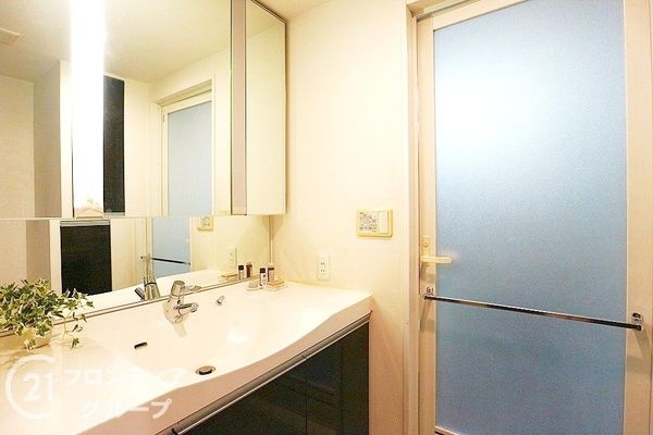 グランベース芦屋川ロジュマン 中古マンション(洗面台・洗面所)