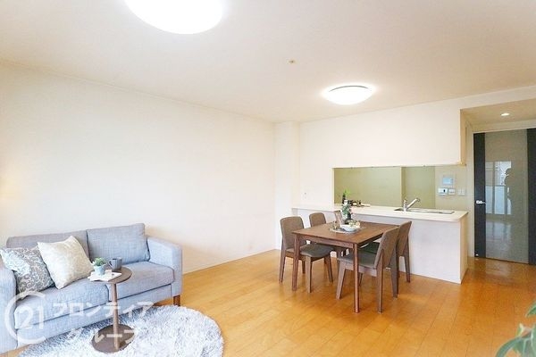 グランベース芦屋川ロジュマン 中古マンション(リビング)