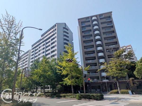 ＲＩＣウエストコート４番館５２１号棟　中古マンション