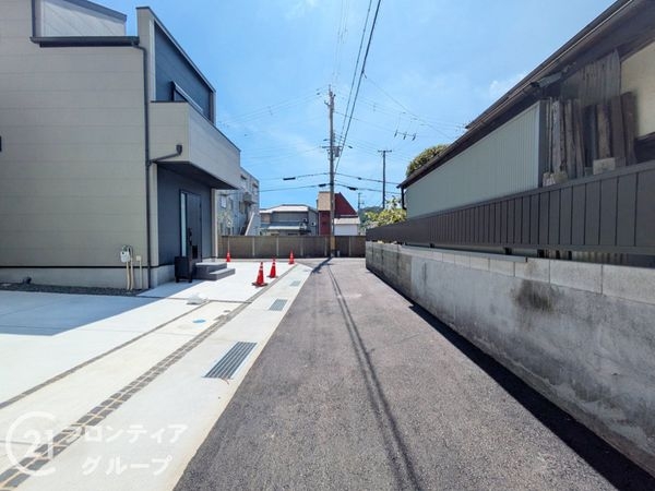 神戸市長田区東丸山町 新築一戸建て B号棟(前面道路含む現地写真)