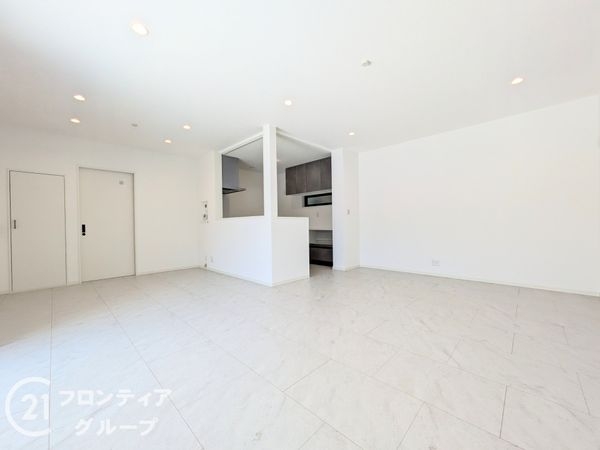 神戸市長田区東丸山町 新築一戸建て B号棟(リビング)