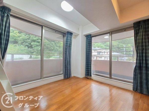 ワコーレアルフェス西岡本　中古マンション