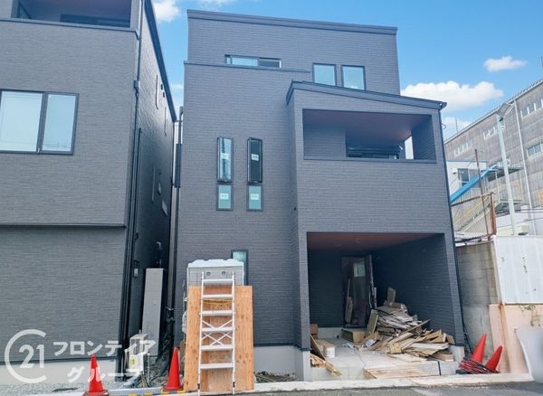 神戸市兵庫区上庄通２丁目　新築一戸建て　１号棟