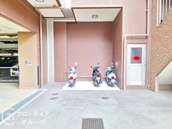 ワコーレ神戸本山ガーデンズ 中古マンション(駐車場)