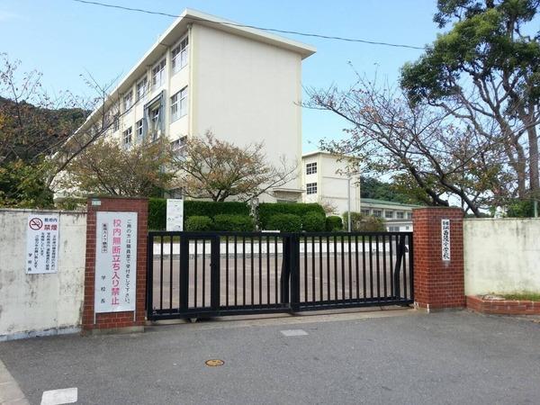 福岡市西区大字下山門の土地(福岡市立西陵小学校)