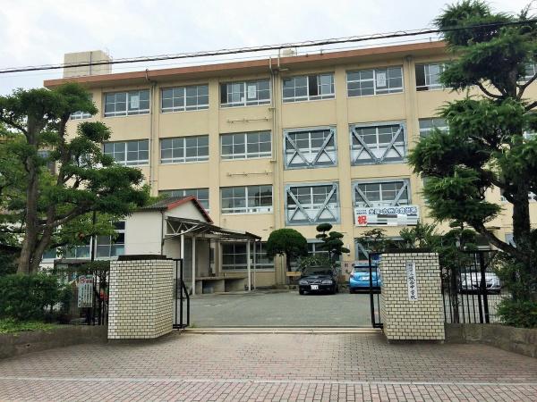 ネオハイツ南公園(福岡市立城西中学校)