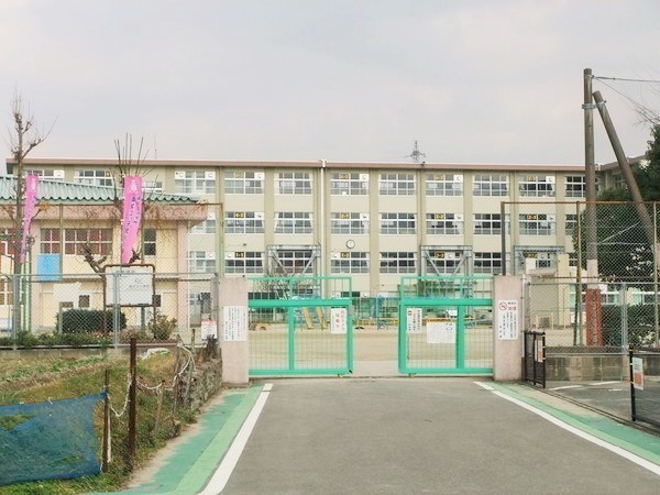 福岡市城南区南片江4丁目の土地(福岡市立南片江小学校)
