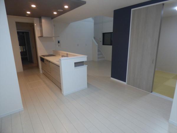 知多郡武豊町字平井5丁目の中古一戸建て(リビング)