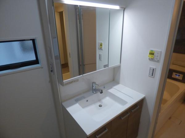 知多郡武豊町字平井5丁目の中古一戸建て(洗面台・洗面所)