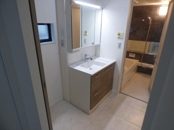 知多郡武豊町字平井5丁目の中古一戸建て(洗面台・洗面所)