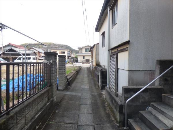 知多郡南知多町大字豊浜字内田の中古一戸建て(前面道路含む現地写真)