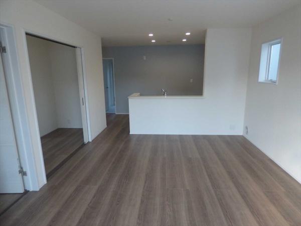 武豊町大字冨貴字市場　１号棟