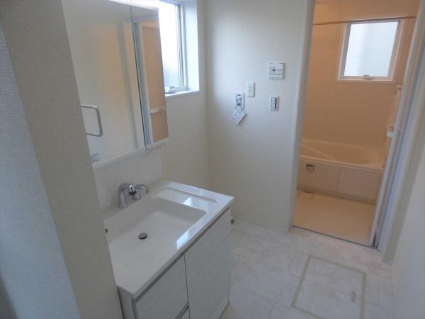 武豊町大字冨貴字市場　１号棟