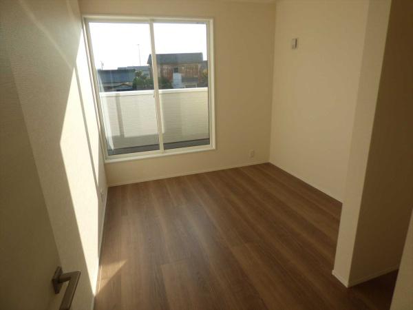 武豊町大字冨貴字市場　２号棟