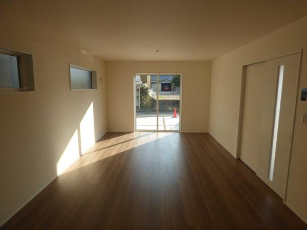 武豊町大字冨貴字市場　２号棟