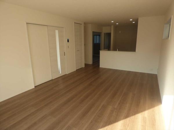 武豊町大字冨貴字市場　２号棟