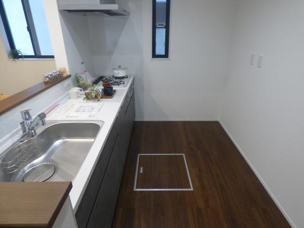 半田市天神町の中古一戸建て