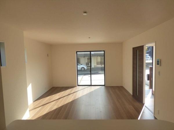 武豊町大字冨貴字市場　３号棟