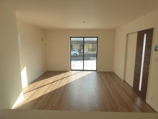 武豊町大字冨貴字市場　３号棟