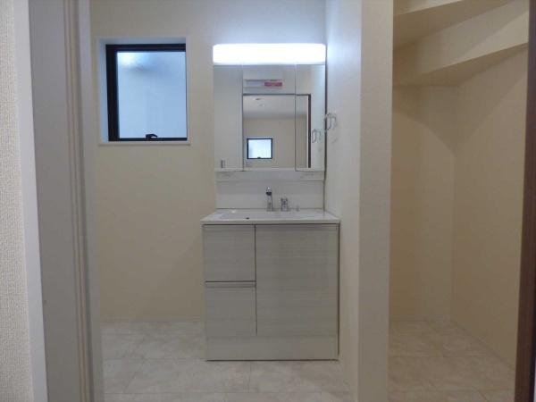 武豊町大字冨貴字市場　３号棟