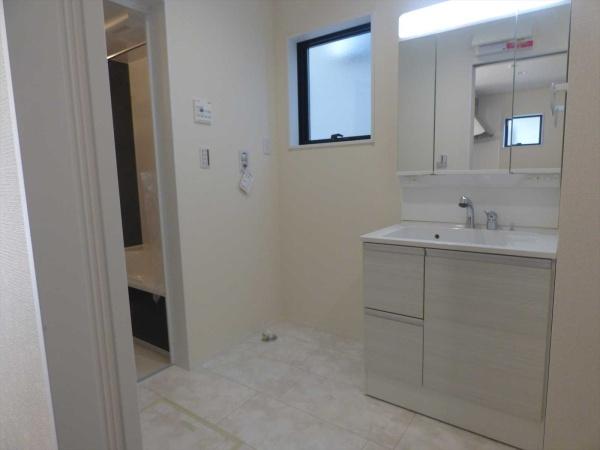 武豊町大字冨貴字市場　３号棟