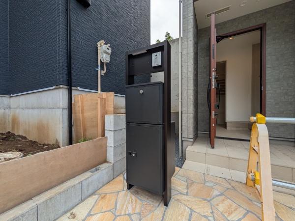 千葉市中央区矢作町 新築戸建(玄関)