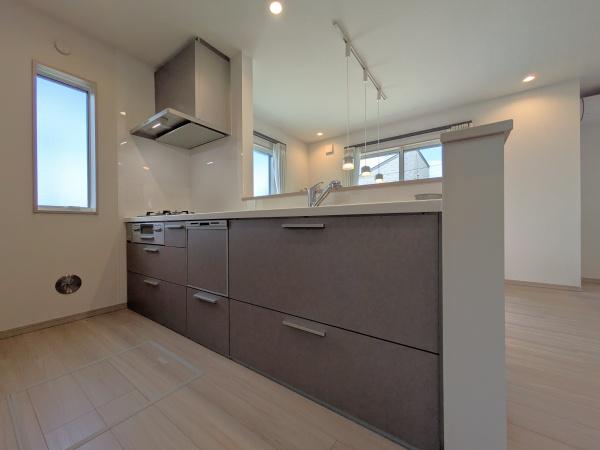 千葉市中央区矢作町 新築戸建(キッチン)