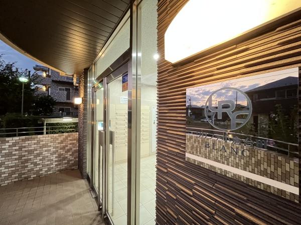 リリファ小倉台3BLANC(エントランス)