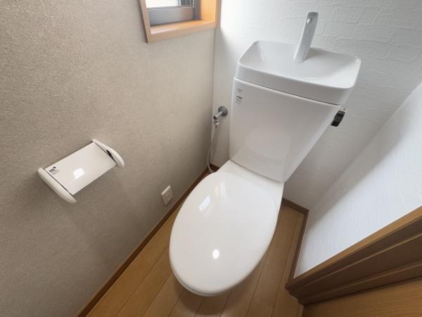 千葉市中央区生実町の中古一戸建て(トイレ)